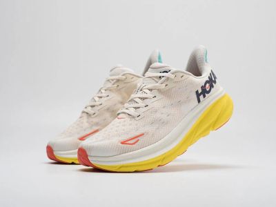 Лот: 24975744. Фото: 1. Кроссовки Hoka Clifton 9. Кеды, кроссовки, слипоны
