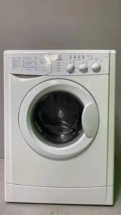 Лот: 21012626. Фото: 1. стиральная машина Indesit бу код... Стиральные машины