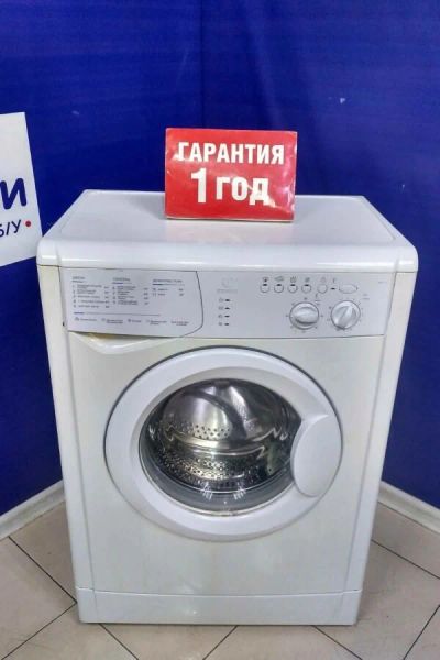 Лот: 17130040. Фото: 1. Стиральная машина indesit wisl... Стиральные машины