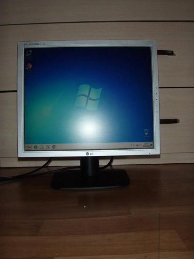 Лот: 7238123. Фото: 1. монитор LG FLAtron l1718s, диагональ... ЖК-мониторы