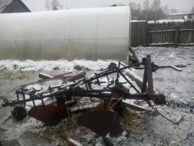 Лот: 6277483. Фото: 1. ПЛУГ 2-х корпусной. Навесные силовые механизмы