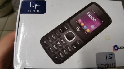 Лот: 18667196. Фото: 1. Телефон fly ff180. Кнопочные мобильные телефоны
