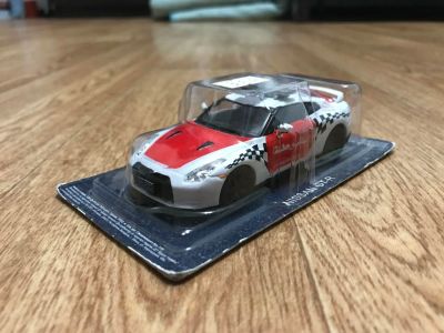 Лот: 10712293. Фото: 1. Nissan GT-R 1/43 Police. Автомоделизм