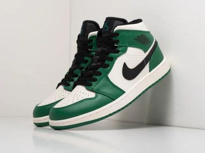 Лот: 16925629. Фото: 1. Кроссовки Nike Air Jordan 1 Mid... Кеды, кроссовки, слипоны