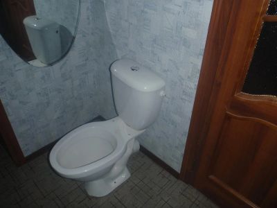 Лот: 3403513. Фото: 1. Унитаз новый в сборе, с кнопкой... Унитазы, биде