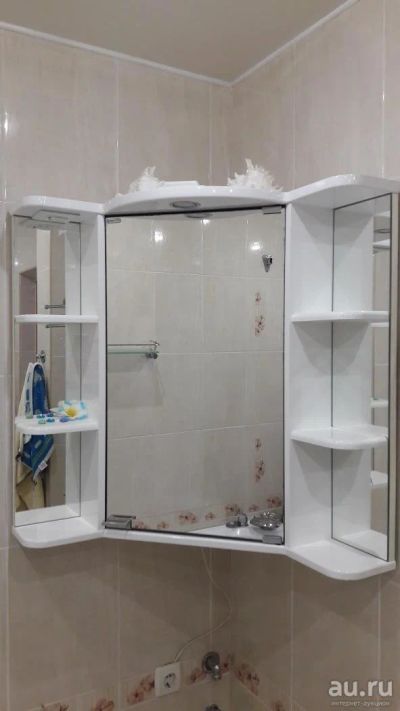 Лот: 8154811. Фото: 1. Угловой шкаф в ванную комнату... Мебель для ванной комнаты