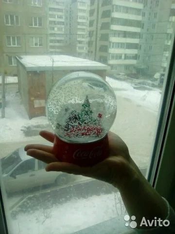 Лот: 8878171. Фото: 1. новогодний снежный шар от кока... Другое (сувениры, подарки)