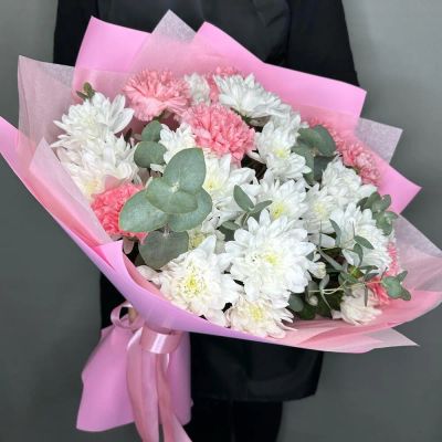 Лот: 21134802. Фото: 1. Букет хризантема, диантусы и эвкалипт. Свежие цветы