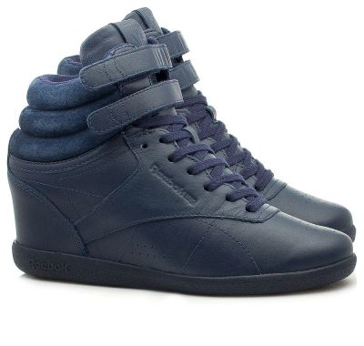 Лот: 15098615. Фото: 1. Женские ботинки Reebok на танкетке... Ботинки, полуботинки