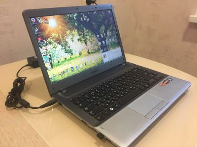 Лот: 9800987. Фото: 1. Продам хороший б/у ноутбук Samsung. Ноутбуки