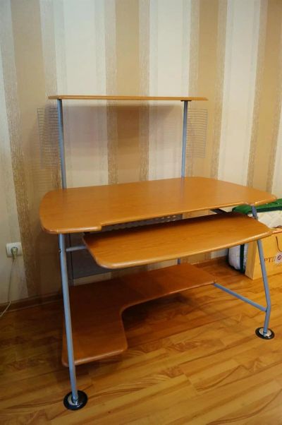 Лот: 3549095. Фото: 1. компьютерный стол. Компьютерные и письменные столы