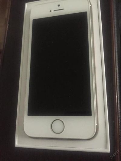Лот: 6482711. Фото: 1. Apple iPhone 5s 16Gb (золотистый... Смартфоны