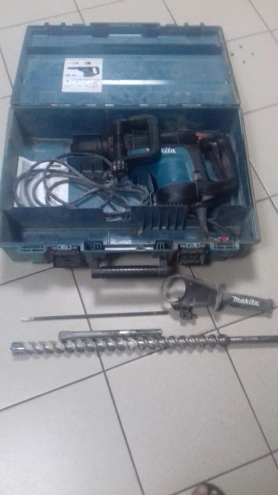 Лот: 10109340. Фото: 1. Makita HR4001C. Электроинструмент
