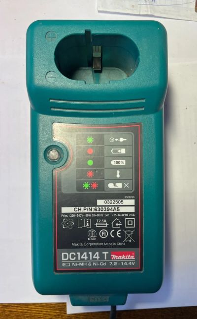 Лот: 25125825. Фото: 1. Зарядное устройство для Makita... Зарядные устройства, блоки питания для бытовой техники