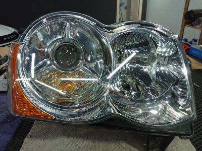 Лот: 25199105. Фото: 1. Фара Jeep Grand Cherokee WK ксенон. Оптика и освещение