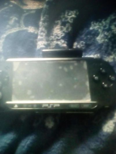 Лот: 9832287. Фото: 1. Игровая консоль PSP + 10 дисков... Игровые приставки, консоли