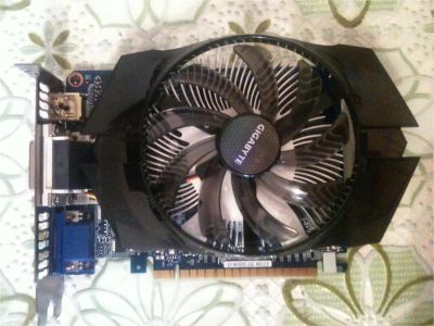 Лот: 7806201. Фото: 1. Видеокарта Gigabyte GeForce GT... Видеокарты