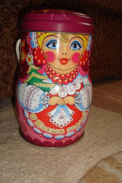 Лот: 3502749. Фото: 1. Жестянная банка для конфет на... Подарки на Новый год