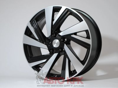 Лот: 18023487. Фото: 1. Литые диски на 18 5x114.3 Khomen... Диски