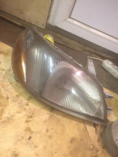 Лот: 10954693. Фото: 1. Фара Toyota Platz правая. Оптика и освещение
