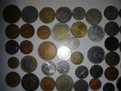 Лот: 14957103. Фото: 1. 70 монет разных стран. Остальные страны