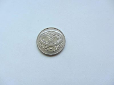 Лот: 7595138. Фото: 1. Румыния 10 лей 1995 " 50 лет продовольственной... Европа