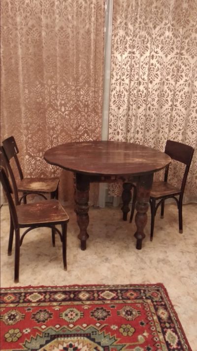 Лот: 18891806. Фото: 1. Антикварный стол и стулья. Мебель
