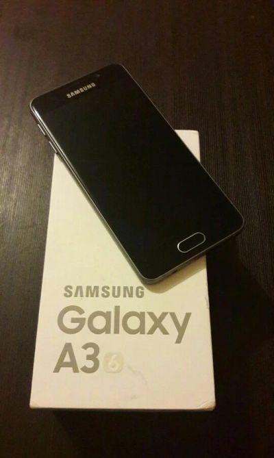 Лот: 9616045. Фото: 1. Samsung Galaxy A3 2016 16gb (черный... Смартфоны