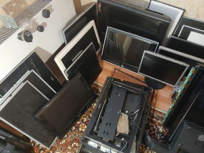 Лот: 25780997. Фото: 1. Много телевизоров и запчастей... Телевизоры