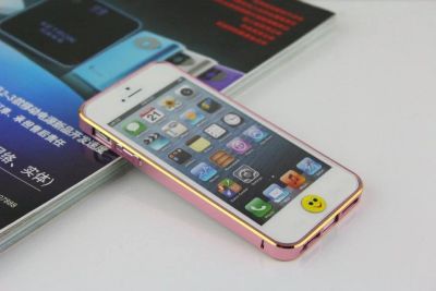 Лот: 4394455. Фото: 1. Бампер металлический на iPhone... Чехлы, бамперы