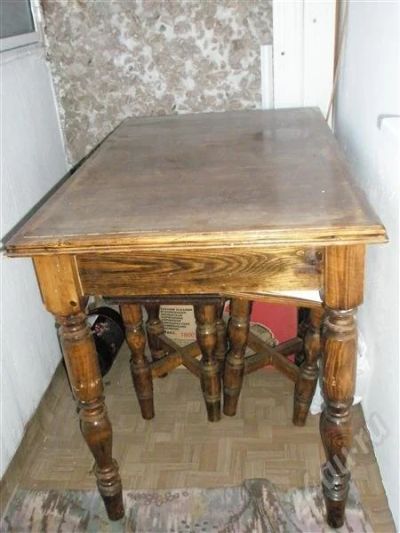 Лот: 308327. Фото: 1. Стол куханный + 4 табуретки. Другое (кухонная мебель)