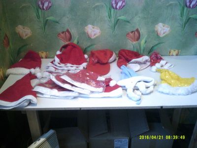 Лот: 10770867. Фото: 1. Набор новогодних шапок. Карнавальные маски, шляпы, аксессуары