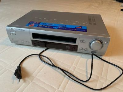 Лот: 16617737. Фото: 1. Видеомагнитофон Philips. Видеомагнитофоны