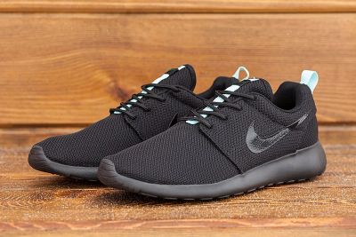 Лот: 5288979. Фото: 1. Nike Roshe Run Black (2502). Кеды, кроссовки, слипоны