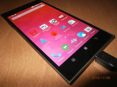 Лот: 4720527. Фото: 1. Lenovo K900 32Gb в идеальном состоянии... Смартфоны