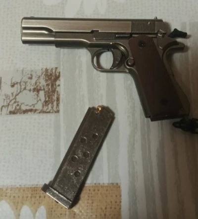Лот: 24669399. Фото: 1. Colt 1911 1:3 брелок новый. Оружие