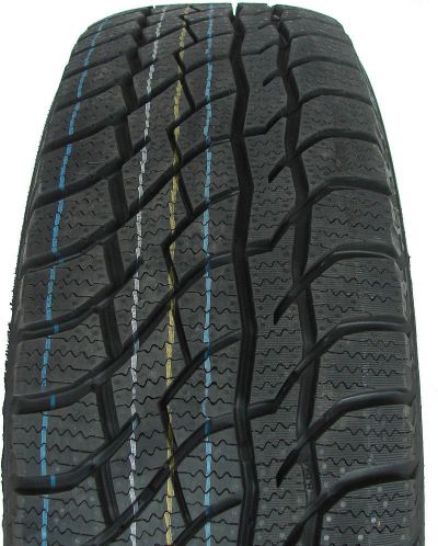 Лот: 14622115. Фото: 1. Зимняя резина 205/75 R-15 "Viatti... Шины