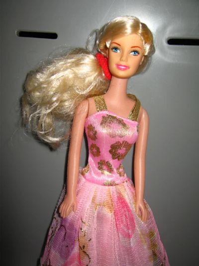Лот: 5967584. Фото: 1. кукла барби блондинка в розовом... Куклы и аксессуары