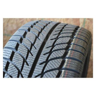 Лот: 24616773. Фото: 1. Зимняя резина 215/60 R-17 "Westlake... Шины