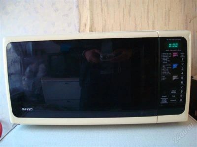 Лот: 1760327. Фото: 1. микроволновка SANYO. Микроволновки, мини-печи