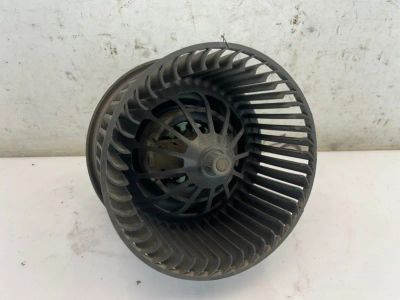 Лот: 24965246. Фото: 1. мотор печки Ford Focus CB4. Двигатель и элементы двигателя