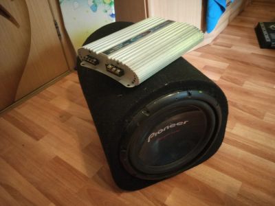 Лот: 12041084. Фото: 1. Сабвуфер Pioneer 1400vatt и усилок... Сабвуферы