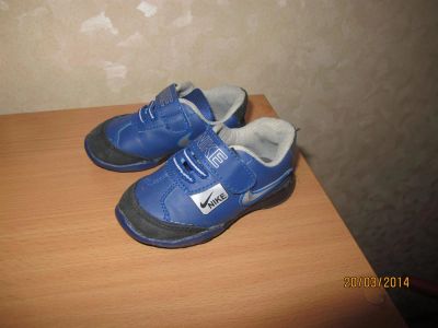 Лот: 3865705. Фото: 1. Кроссовки на малыша. Кеды, кроссовки