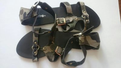 Лот: 9878832. Фото: 1. Босоножки, новые, на сплошной... Босоножки