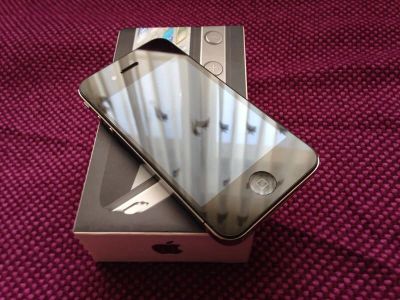 Лот: 4264430. Фото: 1. Apple Iphone 4 Black. Смартфоны
