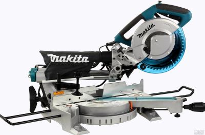 Лот: 14732713. Фото: 1. Пила торцовочная Makita LS0815FLN... Электроинструмент