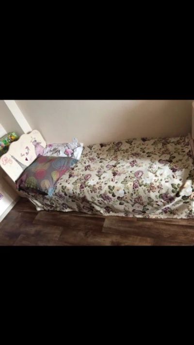 Лот: 9974785. Фото: 1. Кровать для девочки с матрасом. Детские кровати и кроватки