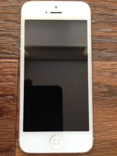 Лот: 6270313. Фото: 1. Продам Apple IPhone 5 64 GB. Смартфоны