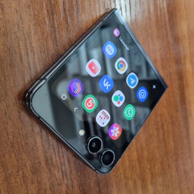 Лот: 25605547. Фото: 1. Samsung galaxy z flip 5 8/256. Смартфоны