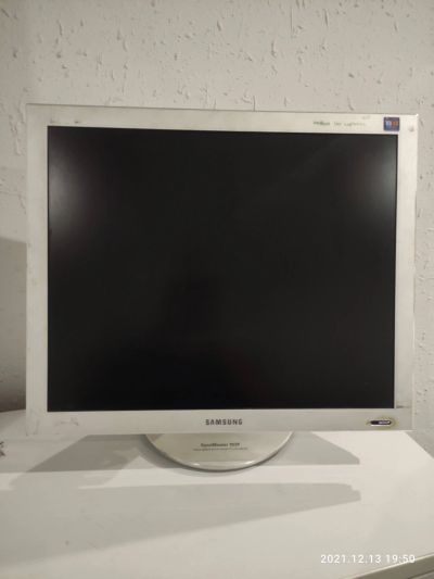 Лот: 18385036. Фото: 1. ЖК монитор 19" Samsung 193P неисправен. ЖК-мониторы